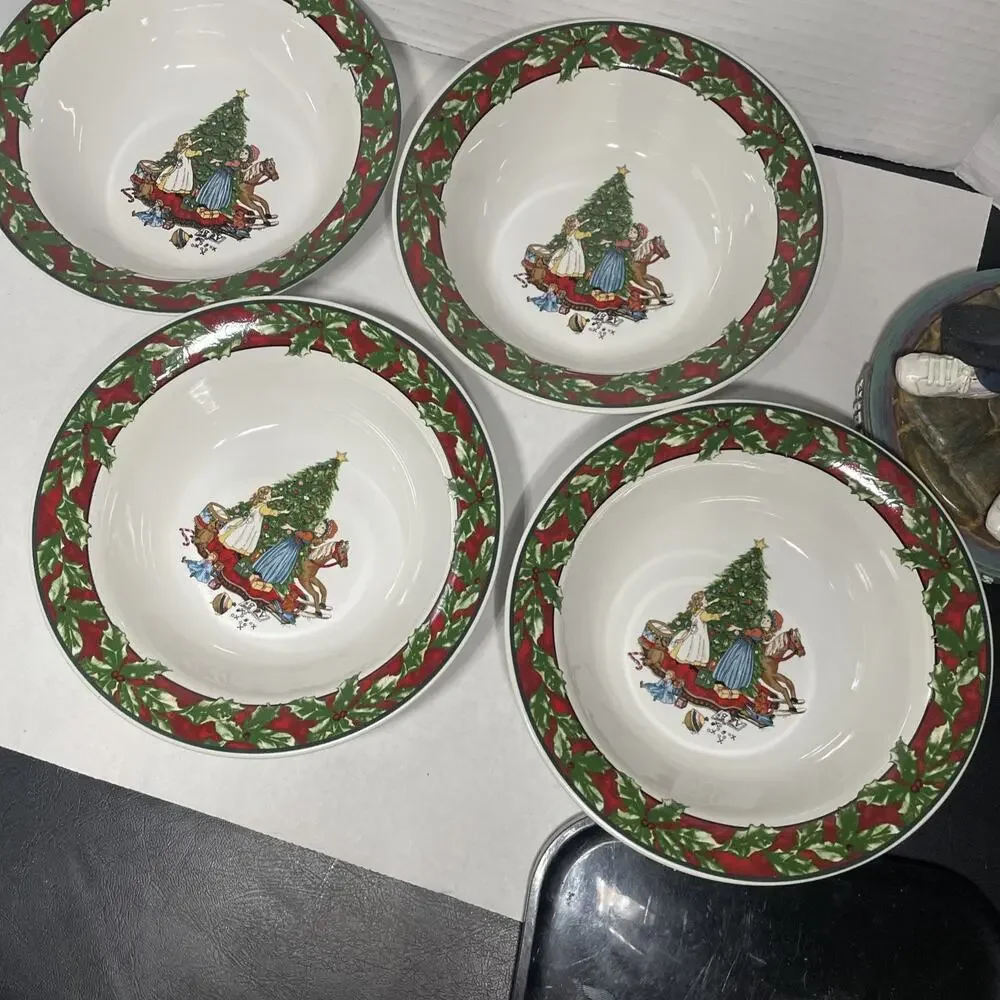 4 Int’l Tableworks CHRISTMAS CELEBRATION 168 Cereal Bowls 6